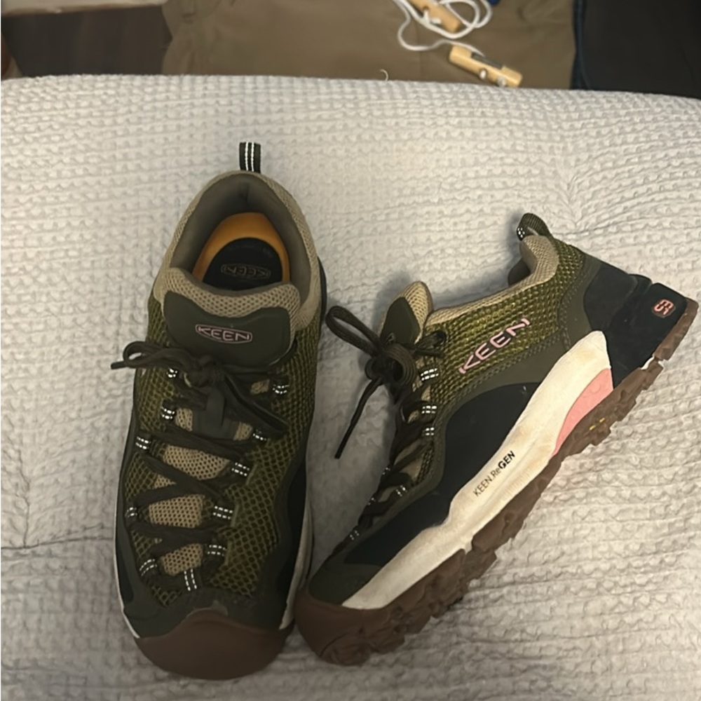 KEEN Women's Olive and Black Hiking Shoes